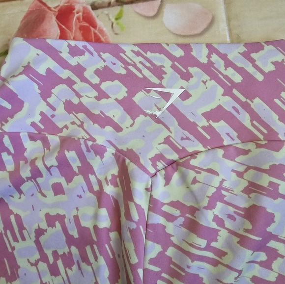 Gymshark pink sorbet print shorts - Picture 6 of 9